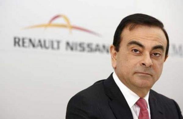 شاهد لحظة اعتقال رئيس شركة رونو في طائرته الخاصة بطوكيو