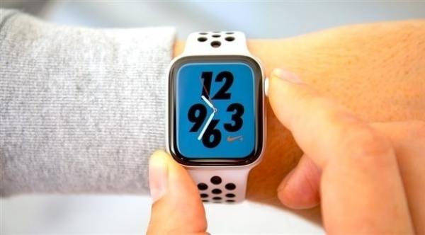 أبل تعتزم استخدام مواد جديدة في الجيل القادم من ساعتها