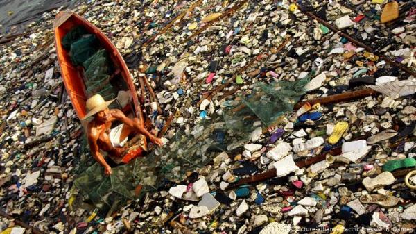 طوفان نفايات البلاستيك يغرق بحار العالم: فما الحل؟