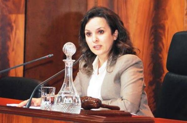 البرلمانية شرفات أفيلال تقول أن البكارة  أصبحت قيمتها 500 درهم و الرميد يرد عليها