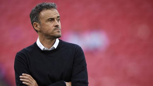 تعليق "إنريكي" على إقامة مباريات بدون جمهور