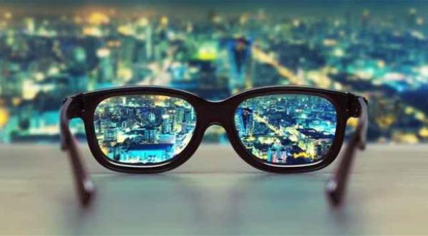 ماذا تأكل لتحافظ على صحة عينيك؟