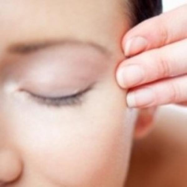 تمارين العين لتتخلصي من الصداع