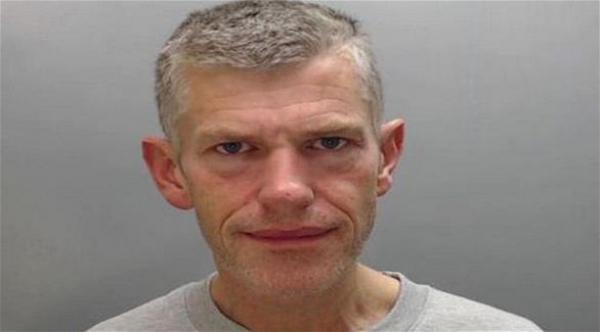 اكتشف خيانة زوجته فطعنها 51 طعنة