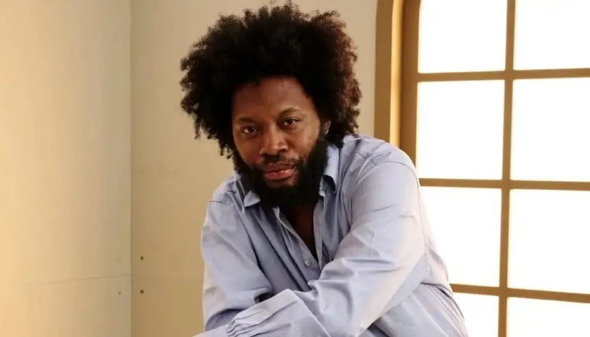 اتهام كاتب أمريكي بتهريب مخدرات بعد توقيفه في مطار ياباني