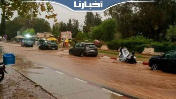 أمطار غزيرة تتهاطل على مدينة وجدة