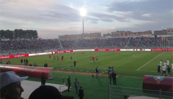 المنتخب المغربي يتعادل وديا أمام نظيره الليبي في مباراة تألق فيها الجمهور الوجدي (فيديو)