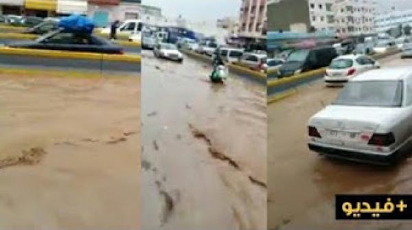 معبر بني أنصار- مليلية يتنفس تحت الماء ... ومواطنون يصفون الوضع بالكارثي