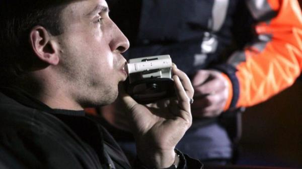 شرطة المرور بالمغرب تشرع قريبا في قياس الكحول لدى السائقين