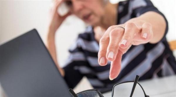 نظارة القراءة غير نصوح بها للعمل على الحواسيب