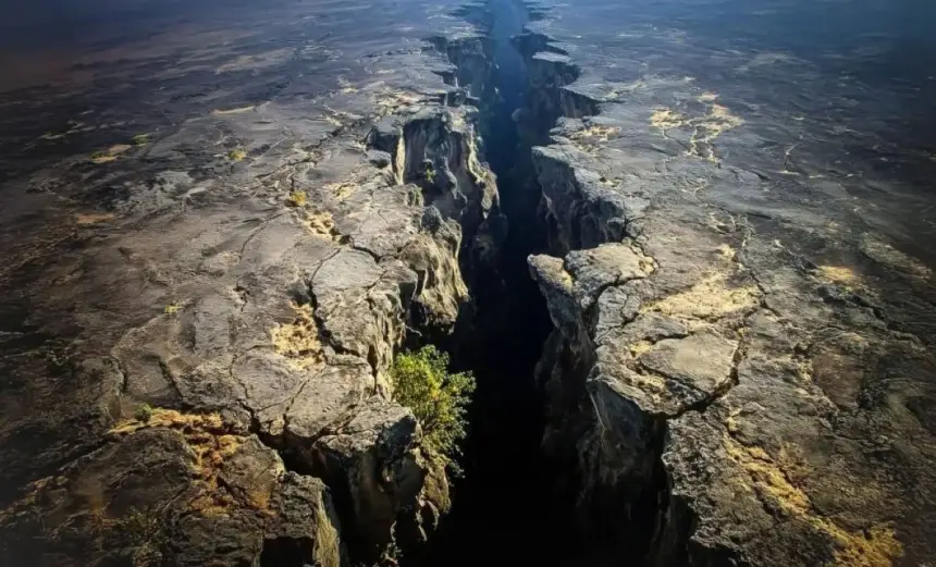 صدع إفريقي يقترب من ولادة محيط جديد.. لكن الموعد بعد ملايين السنين