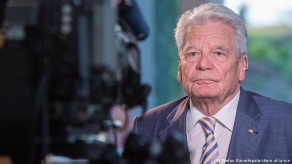 في هذه الحالة.. الرئيس الألماني السابق مستعد لحمل السلاح!