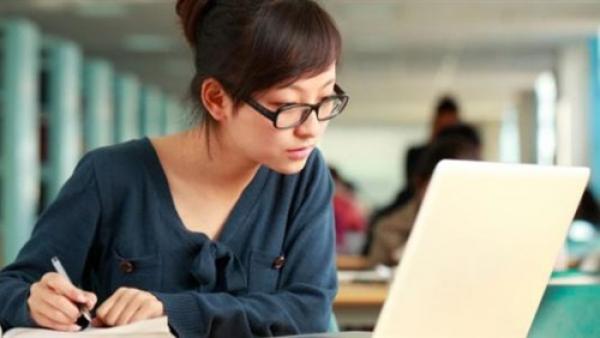 10 أطعمة ترفع معدلات تركيز الطلاب أثناء المذاكرة