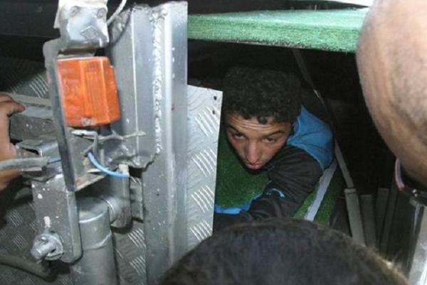 بالصورة..أربعة "حراكة مغاربة" يقدمون على مغامرة جنونية من أجل الفردوس الأوروبي