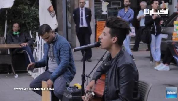 كازا وموسيقى الشارع .. موهوبون لـ"أخبارنا": المسؤولين معطوناش وقت وحنا نزلنا عند الناس للشارع