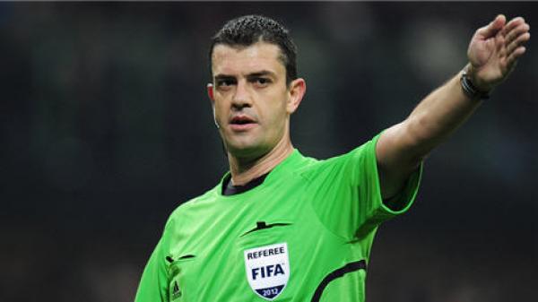 اليويفا يكشف هوية حكم مباراة بايرن ميونيخ وبرشلونة