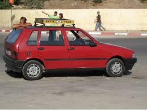 أرباب سيارات الأجرة الصغيرة بالهراويين يستنجدون بجلالة الملك