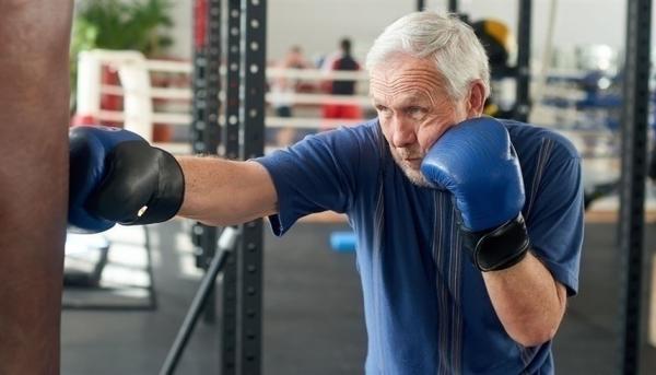 الملاكمة من دون خصم وسيلة فعالة لتحسين حياة مرضى باركنسون