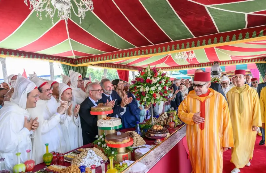 أخبار وطنيةجلالة الملك يترأس بالمضيق حفل استقبال بمناسبة عيد العرش المجيدترأس صاحب الجلالة الملك محمد السادس، نصره الله، مرفوقا بصاحب السمو الملكي ولي العهد الأمير مولاي الحسن، وصاحب السمو الملكي الأمير مولاي رشيد، وصاحب السمو