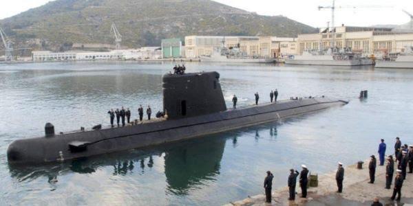 الحكومة الإسبانية ترد على أنباء بيع المغرب غواصة حربية ب"أَورو واحد"