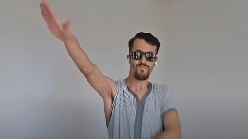 "مولينيكس" يوضح حقيقة اعتقاله من طرف المصالح الأمنية بمطار مراكش المنارة