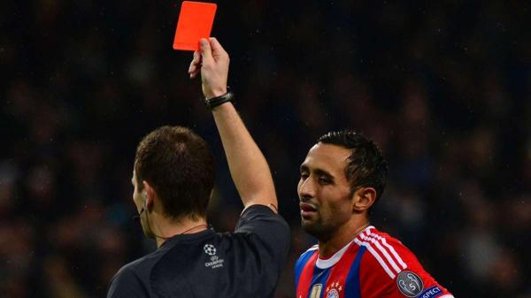 بنعطية يتعرض لأول طرد في مسيرته و البايرن يخسر بملعب الامارات