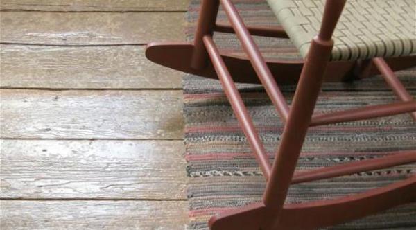 تغريم تسعينية 122 ألف دولار بسبب "مقعدها الهزاز"