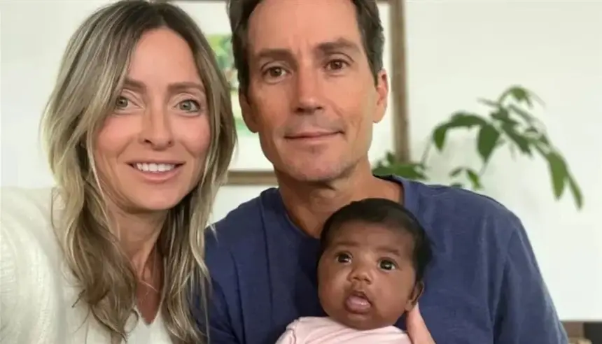 الزوجان والطفلة