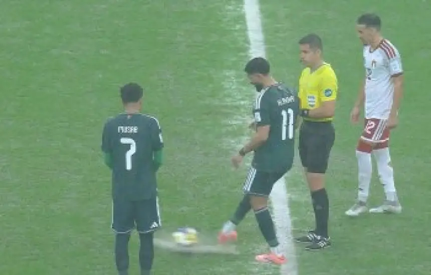 الأمطار تُربك حسابات النهائي… وسائل إعلام خليجية تتحدث عن تأجيل محتمل لمباراة المغرب والأردن