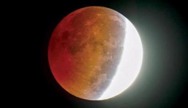 الاسبوع القادم سيشهد أطول خسوف جزئي للقمر في القرن الحالي!!