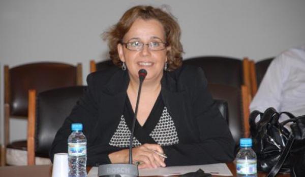 الرويسي : إذا كان لبس التنورة يؤدي إلى الاعتقال فأنا أول واحدة ستلبسها