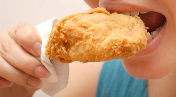 ما مخاطر أكل الأطعمة المقلية؟