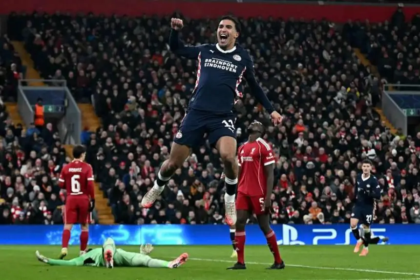 بمشاركة مواطنيه صلاح الدين والصيياري.. المغربي الدريوش يقود آيندهوفن لفوز كبير على أرض ليفربول