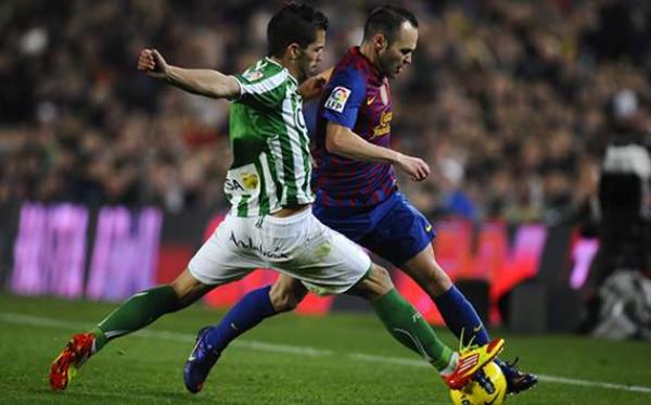 فيديو : برشلونة ينجو من فخ بيتيس ويخطف ثلاث نقاط ثمينة