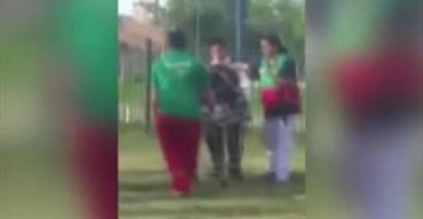 بالفيديو.. شاهد ماذا فعل الأهالي برجل طعن فتاتين بسكين