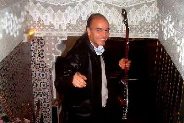 هذا ما جاء في برقية التعزية التي بعثها جلالة الملك إلى أسرة الفنان الراحل عبد العزيز الشامخ‏