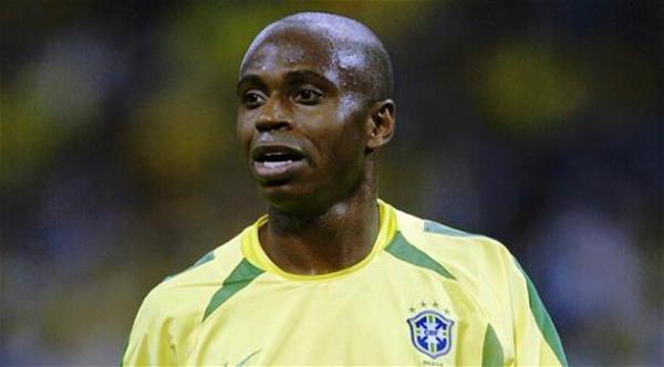 اعتقال نجم "السيليساو" السابق 