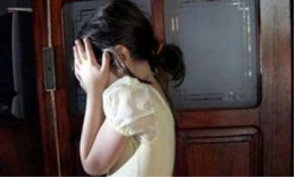 مهول : أستاذ بسبت الكردان يضاجع طفلة صغيرة مقابل عشرة دراهم وهذه هي التفاصيل