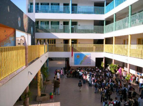 الحكومة ترفع الراية البيضاء أمام لوبيات التعليم الخاص