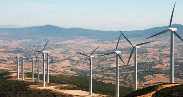 شركة "أكواباور" السعودية تنهي تمويل أول مشروع للإنتاج الخاص للكهرباء بالطاقة الريحية بالمغرب