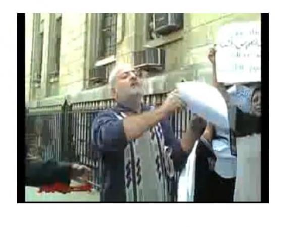 مصرى يقطع شرايينه أمام دار القضاء
