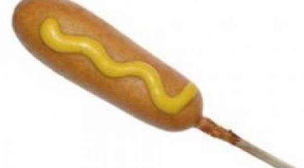 لم يعجبها الهوت دوغ.. فهاجمت العمال بسكين