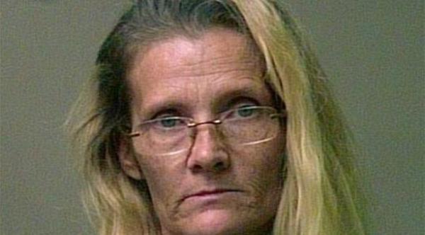 توقيف أمريكية ارتدت زي ساحرة شريرة لتعذيب حفيدتها