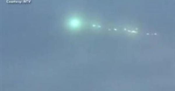 بالفيديو.. ضوء أخضر غريب في سماء اليابان يثير الجدل