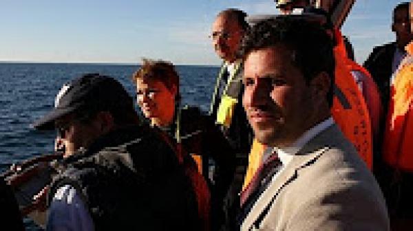 الحيطي تقترب من حدود الجزر الجعفرية المحتلة رفقة وفد رسمي