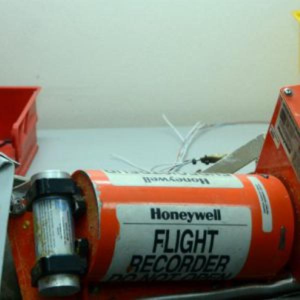 مفاجأة : مصر تكشف على أن أحد الصندوقين الأسودين أشار إلى وقوع انفجار في الطائرة الروسية