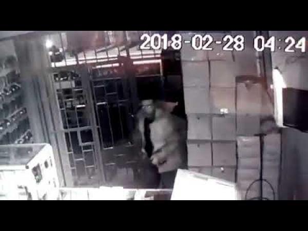 عصابة تسرق محل لبيع التبغ في حي لميا المتواجد بالحي المحمدي الدار البيضاء