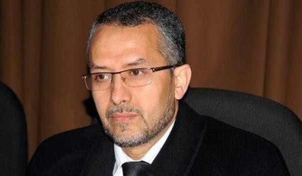 الشوباني يؤكد توظيف فرنسية بجهته مقابل 18 ألف درهم شهريا ويقرر اللجوء إلى القضاء