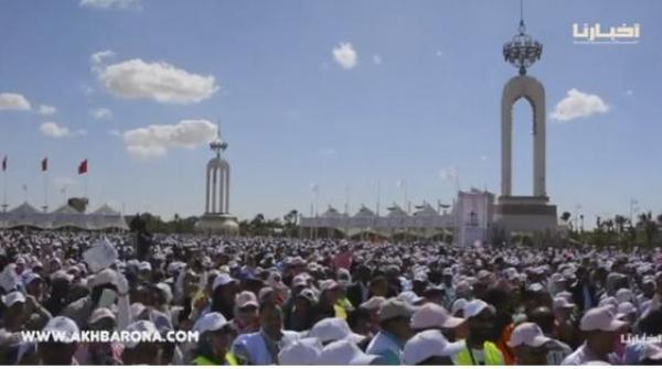 57 ألف مغربي يرددون النشيد الوطني بمدينة العيون