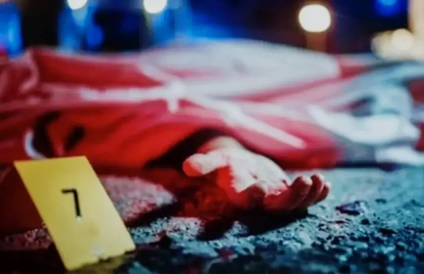 جريمة مروعة بالمحمدية.. أم تنهي حياة ابنها وتسارع إلى تسليم نفسها للأمن